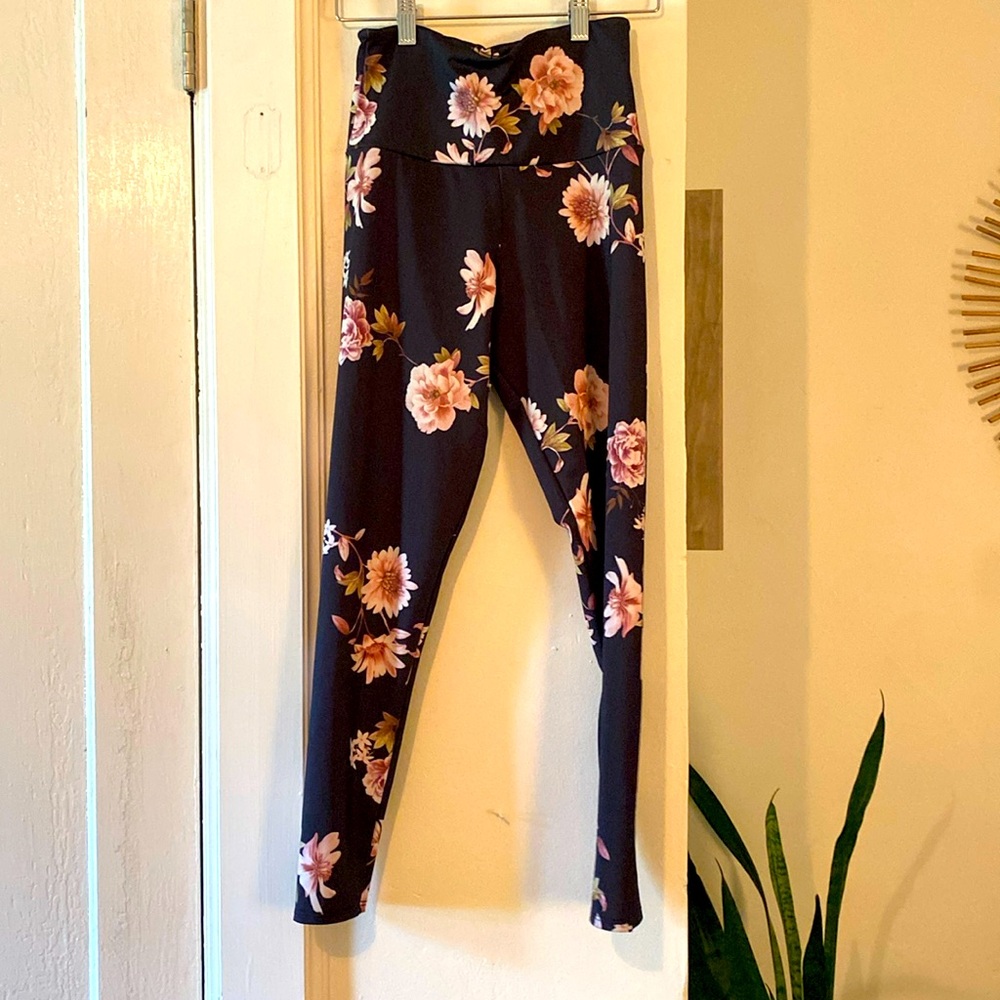 Onzie floral leggings